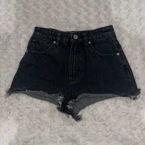 A brand A HIGH RELAXED SHORT Jean shorts black cut off raw hem size 24. EUC